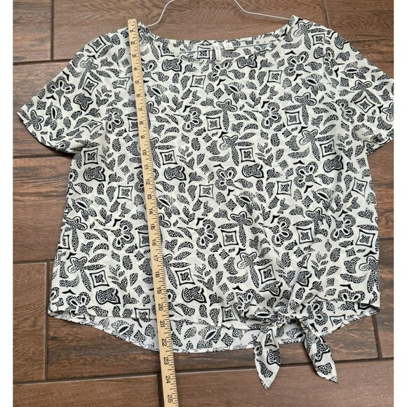 Cato Tie Front Black Ivory Tribal Short Sleeve Flowy Blouse Lightweight Sz M - Picture 3 of 8